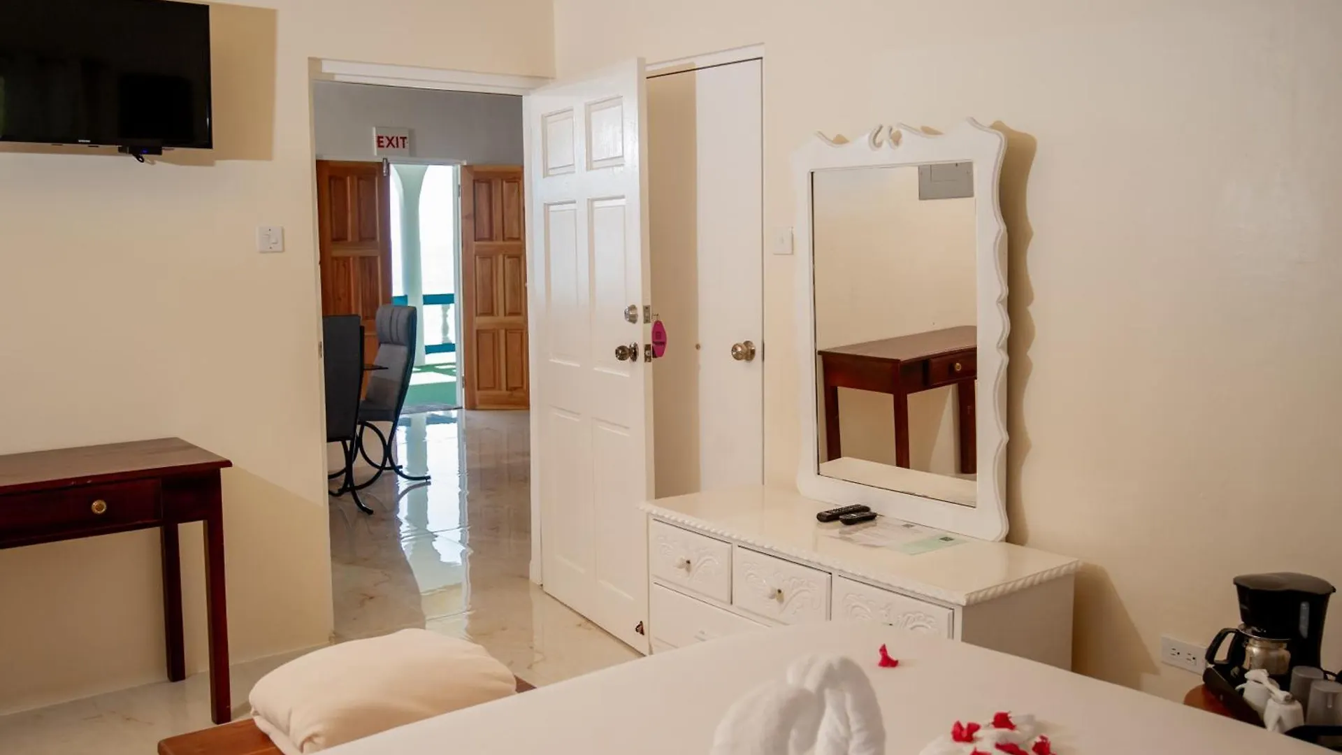 Beyond Sunset Resort & Villas Treasure Beach 4*,  Jamaika