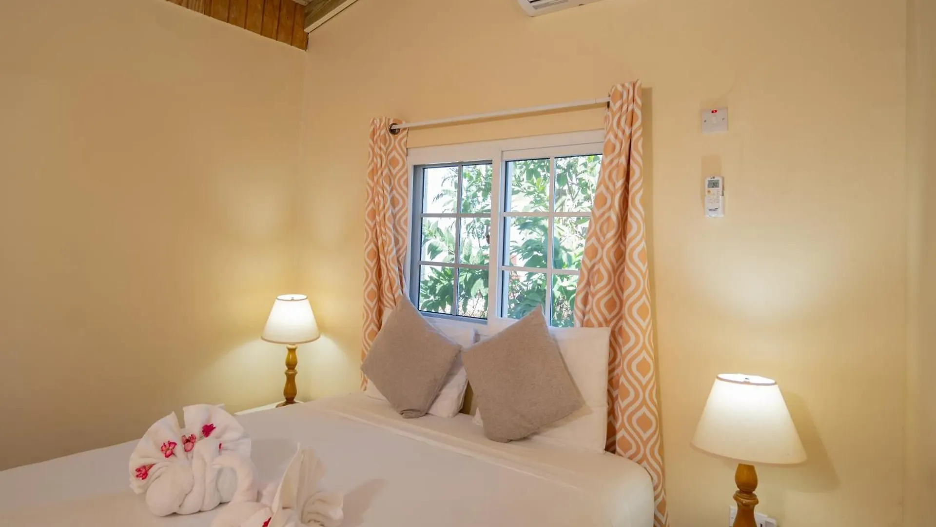 Beyond Sunset Resort & Villas Treasure Beach Frühstückspension
